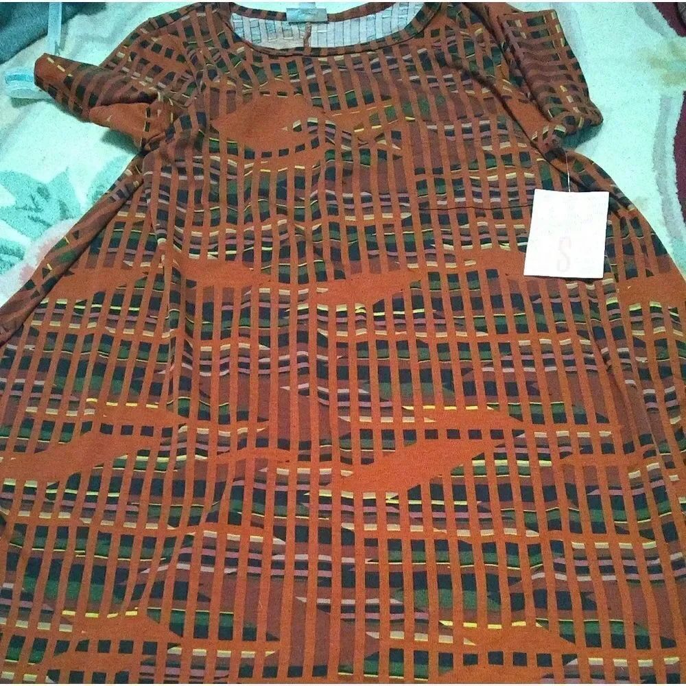 Bnwt Lularoe small Carly